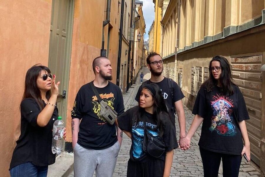 Stockholm: Must-See Attractions Walking Tour with a Guide - St. George and the Dragon, a small stop with a clear story