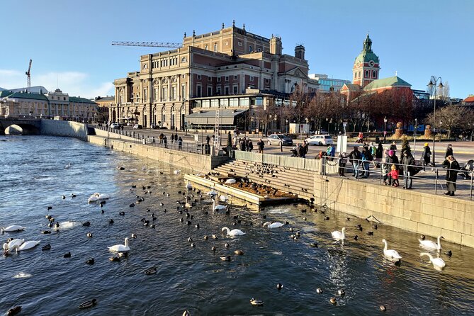 Stockholm Must See - Old Town, boat + Vasa Museum 3h small group - The guides are the heart of the experience