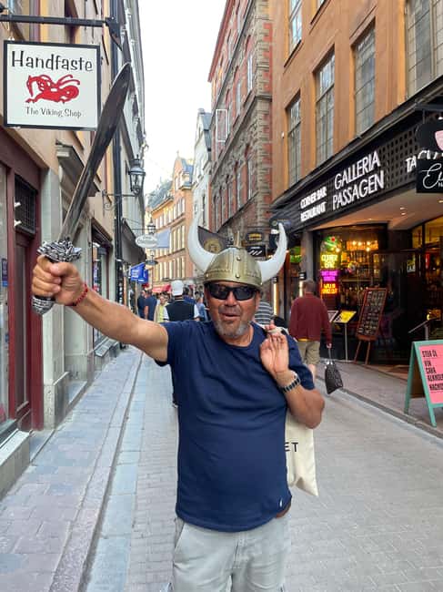 Stockholm: Old Town Guided Walking Tour (English / Deutsch) - Riddarholmen and the old monastic lanes