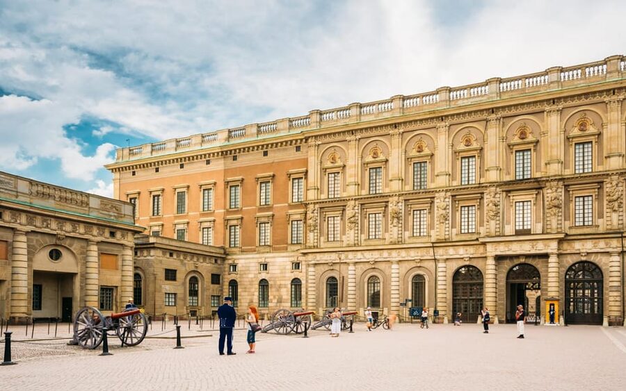 Stockholm: Old Town Highlights Private Walking Tour - Key points at a glance