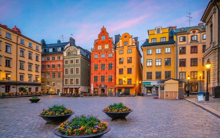 Stockholm: Old Town Highlights Private Walking Tour - Two hours through the Old Town’s essential sights
