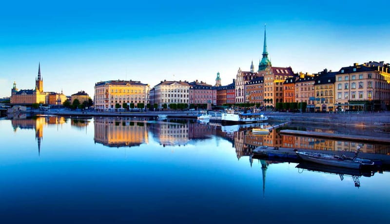 Stockholm: Old Town Historical Walking Tour - Why Gamla Stan works best with a guide