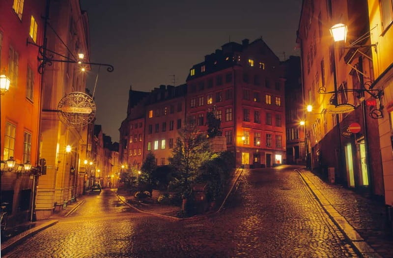Stockholm: Old Town Historical Walking Tour - Old streets, rune stones, and the German church