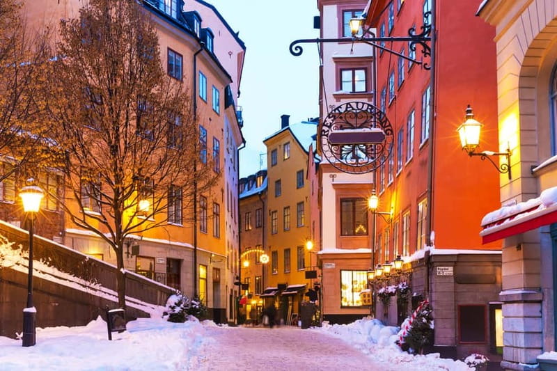 Stockholm: Old Town Historical Walking Tour - Meeting Kiki at Mynttorget