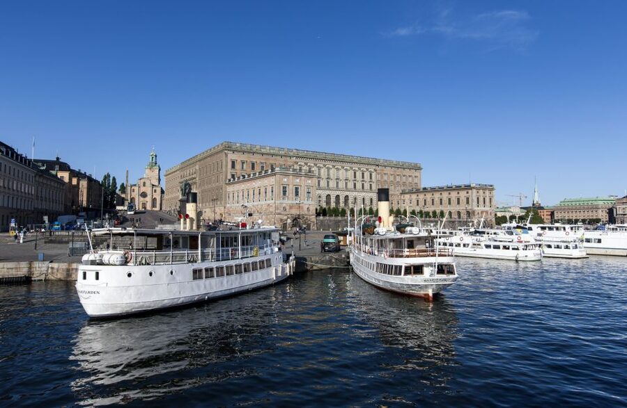 Stockholm: Old Town Walking Tour w/ Vasa Museum & Boat Ride - Why the guides make the history easier to follow