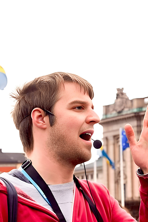 Stockholm: Old Town Walking Tour with Local Guide - The runestone and House of Nobility