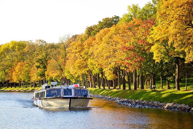 Stockholm: Royal Djurgården Boat Tour - Cold-weather comfort and outside seating
