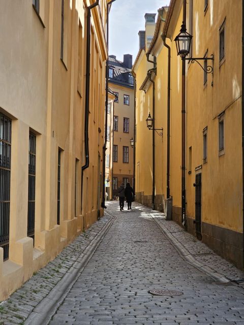 Stockholm: Secrets of Gamla Stan Guided Tour w/ Fika Option - The Royal Palace and the power of old Stockholm
