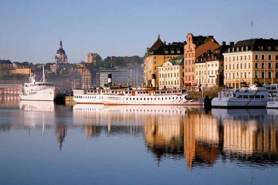 Stockholm: Self Guided GPS Bike Tour - Google Maps requires real attention