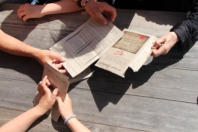 Stockholm Self-Guided Murder Mystery Tour by the Royal Palace - Exploring Gamla Stan through a historical case