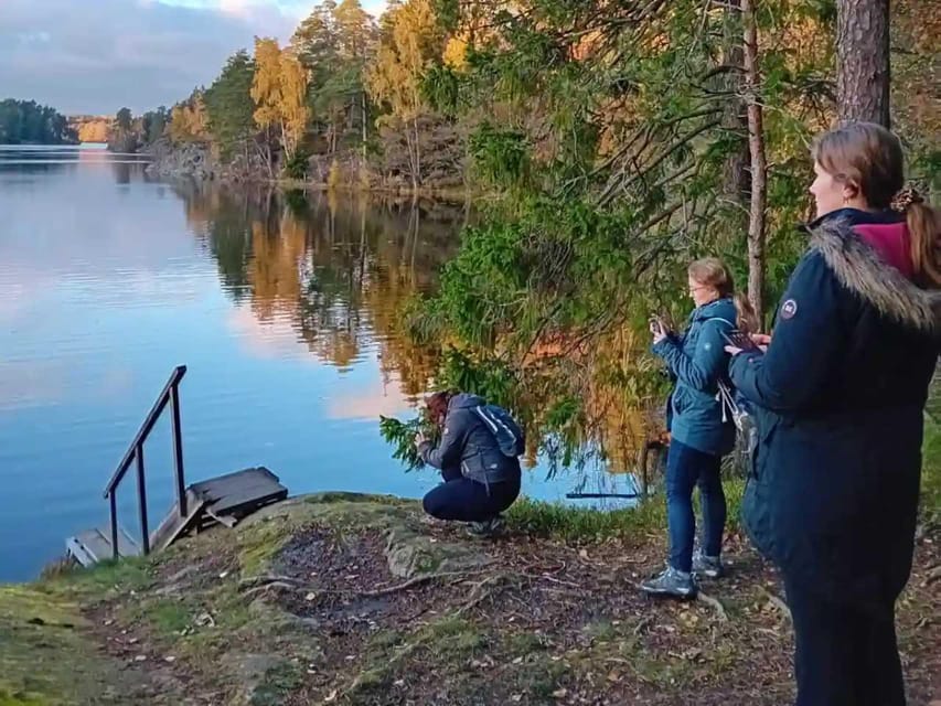 Stockholm: Sunset Hike in Tyresta National Park with Meal - Guides are central to the experience