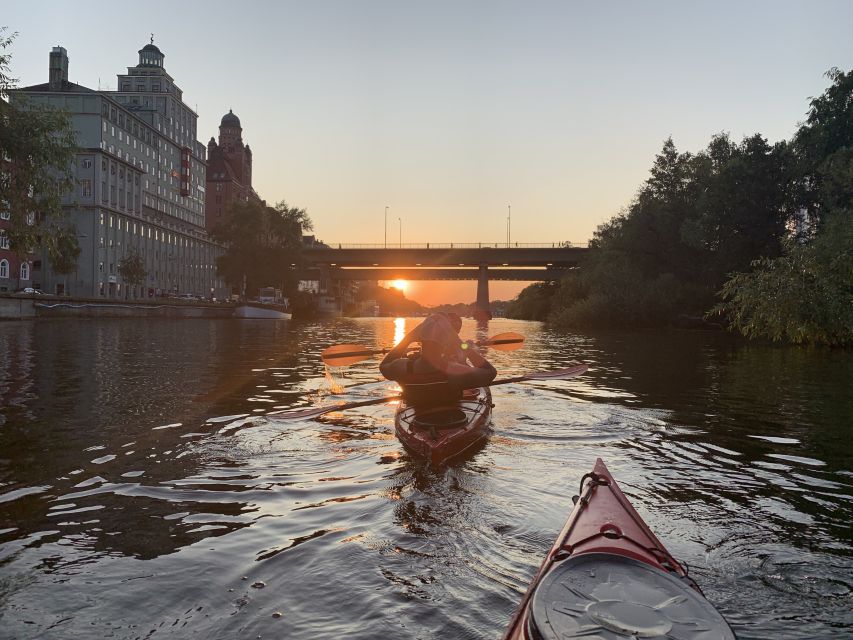 Stockholm: Sunset Kayak Tour in the City + Swedish Fika - The 20-minute safety briefing gets you moving