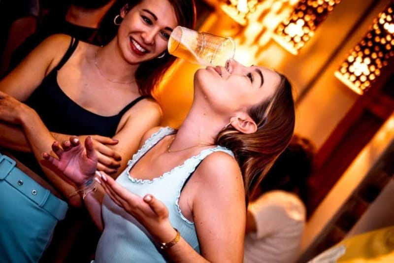 Stockholm: The Original Pub Crawl - Games that help strangers become a group