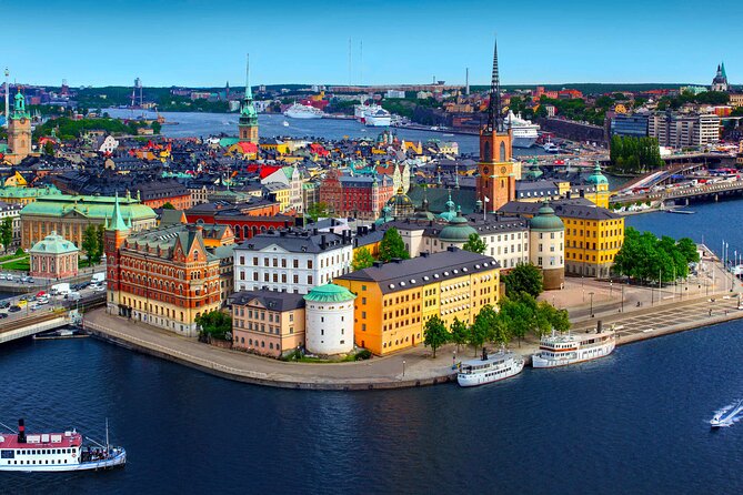 Stockholm Walking Tour with Audioguide on Your Smartphone - City Hall and the first look across the water