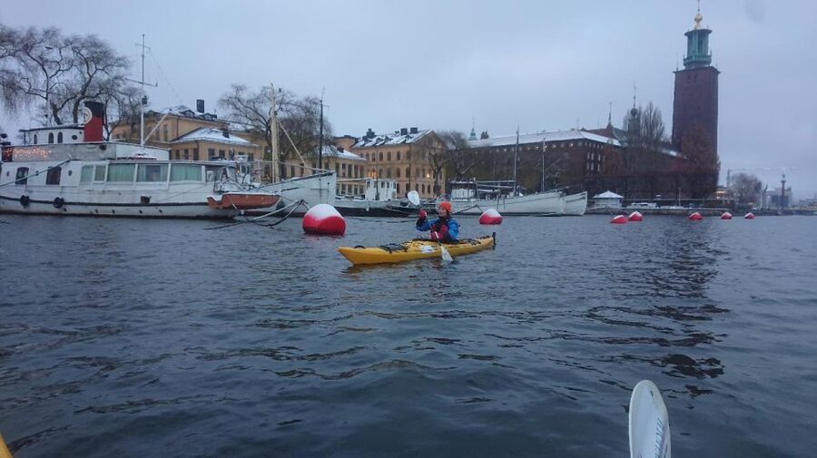 Stockholm: Winter City Kayaking Tour - Lunch, fika, and hot drinks at the right moment