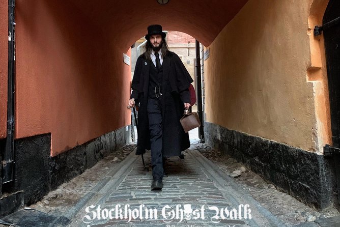 The Original Stockholm Ghost Walk and Historical Tour - Gamla Stan - Cold weather, cobblestones, and meeting details