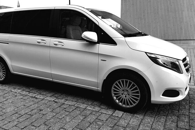 Transfer Private Stockholm VIP Service - Private comfort for families and small groups