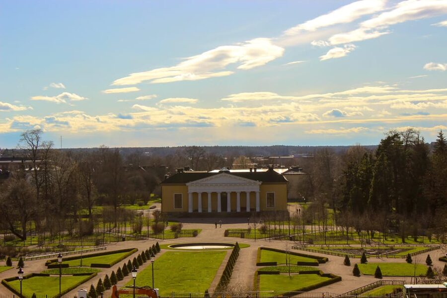 Uppsala: City Highlights and Hidden Gems Walking Tour - Carl Linnaeus and the Botanical Gardens