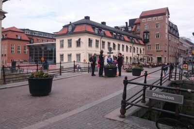 Uppsala’s biggest attractions – 1h city walk in Uppsala city.