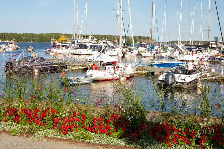 Vaxholm & Stockholm Archipelago: Guided Excursion, Day Trip - Main square, fika, and the coastal café stop