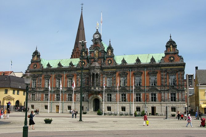Walk Malmö with an audio guide - Headphones, phones, and the details that matter