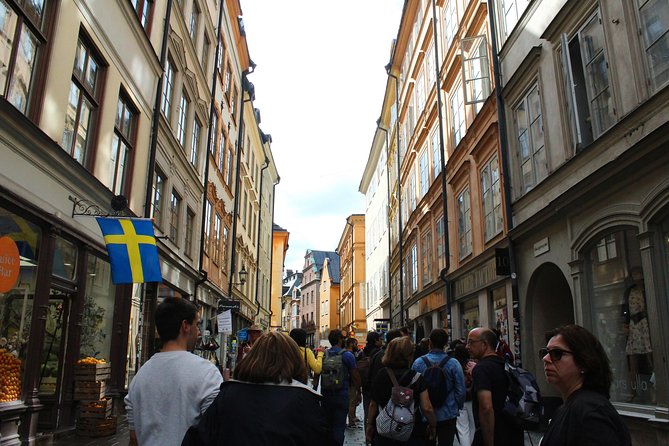 Walking Tour of Stockholm Old Town - Storkyrkan and the story of Saint George
