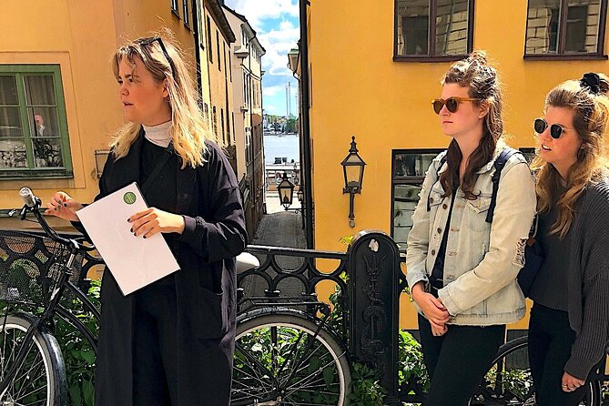 Walking Tour of Stockholm's City Center - City Hall, the waterside route, and the first big view