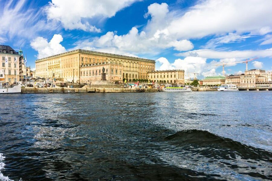 World War II Stockholm Old Town Walking Tour and Army Museum - Key points to know before booking