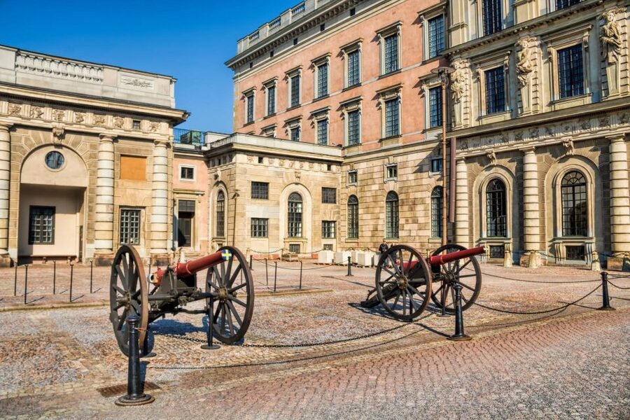 World War II Stockholm Old Town Walking Tour and Army Museum - Choosing between two and three hours
